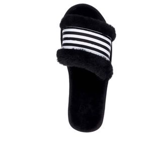 NWT- EMU Australia Wrenlette black and white slides size 11